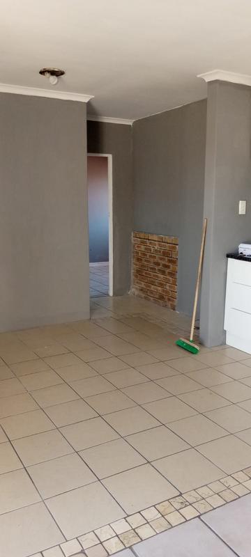 To Let 2 Bedroom Property for Rent in New Woodlands Western Cape